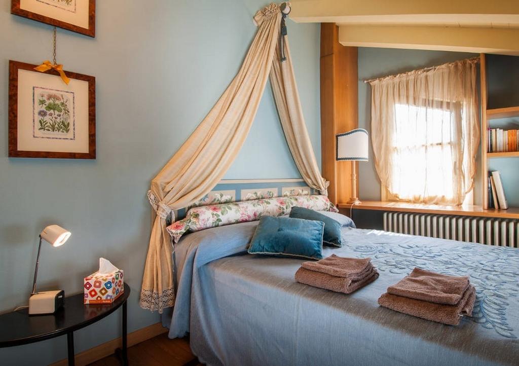 ברגמו B&B La Torretta Di Via Tassis חדר תמונה